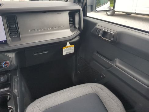 New 2025 Ford Bronco 4-Door image 15