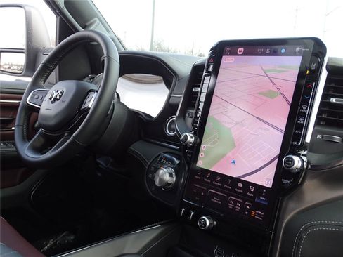 Used 2025 RAM 1500 Limited image 8