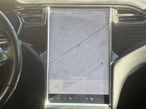 Used 2016 Tesla Model S 75D image 23