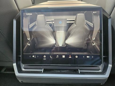 Used 2024 Tesla Cybertruck AWD Crew Cab image 73