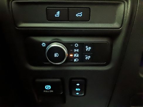 Used 2022 Ford Expedition Max Limited image 33