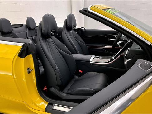 Used 2026 Mercedes-Benz CLE 300 4MATIC Cabriolet image 6