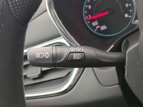 Used 2020 Chevrolet Equinox LT image 25