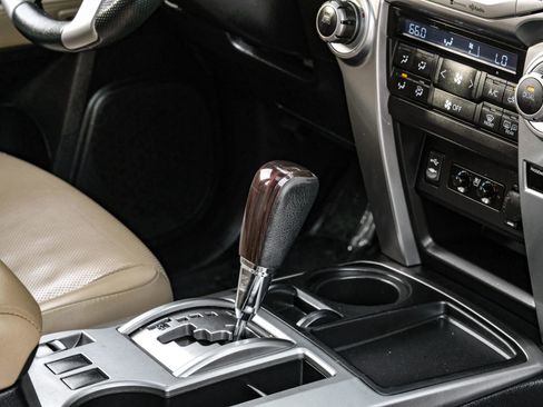 Used 2014 Toyota 4Runner Limited image 22