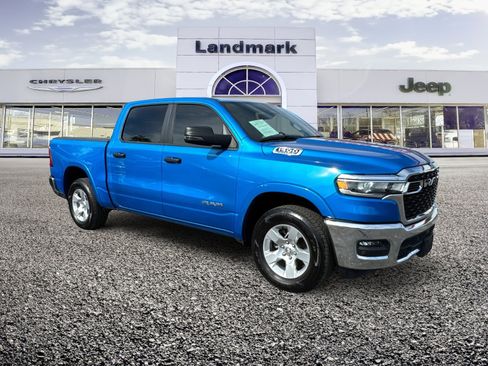 Used 2025 RAM 1500 Big Horn AWD/4WD image 1