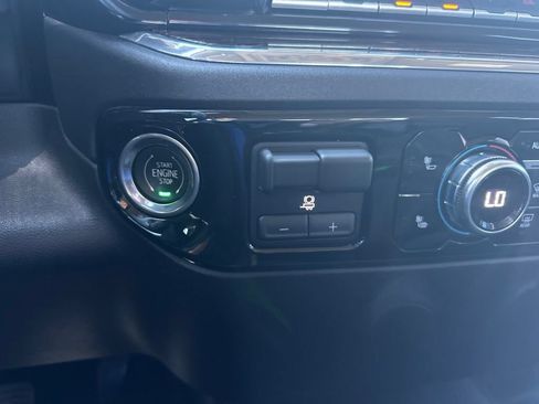 Certified 2024 GMC Sierra 1500 Elevation w/ LPO, Elevation Black Package AWD/4WD image 6