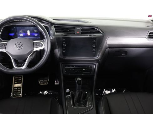 Used 2023 Volkswagen Tiguan SE R-Line FWD image 40