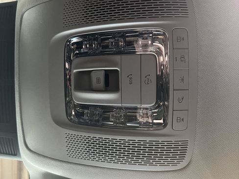 Used 2024 Mercedes-Benz GLE 350 4MATIC image 46
