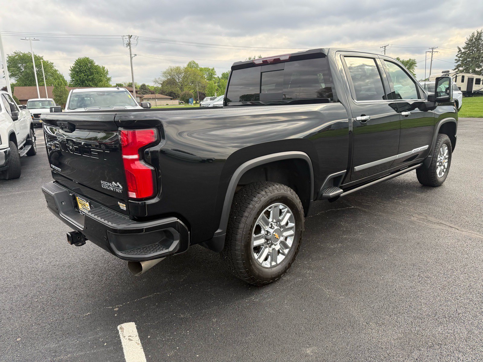 Used 2024 Chevrolet Silverado 2500 High Country w/ High Country Premium Package AWD/4WD image 5