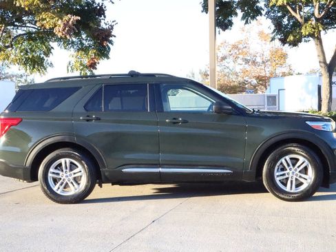 Used 2022 Ford Explorer XLT image 19