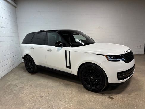 Used 2023 Land Rover Range Rover SE image 5
