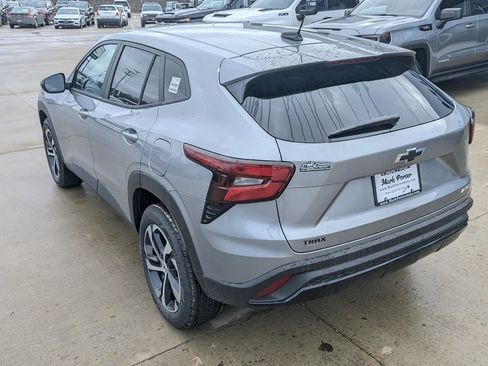 New 2026 Chevrolet Trax RS w/ Sunroof Package image 8