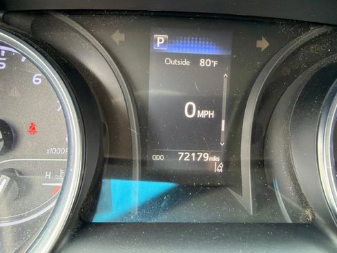 Used 2018 Toyota Camry LE FWD image 7
