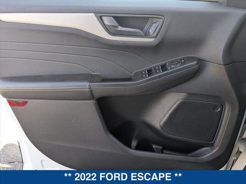 Certified 2022 Ford Escape SE image 10