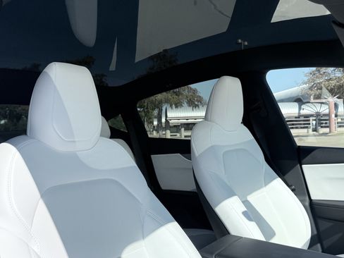 Used 2026 Tesla Model Y AWD image 45