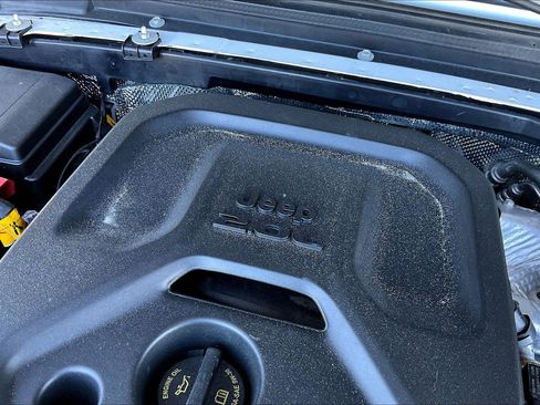 Used 2024 Jeep Wrangler Unlimited Sahara image 30