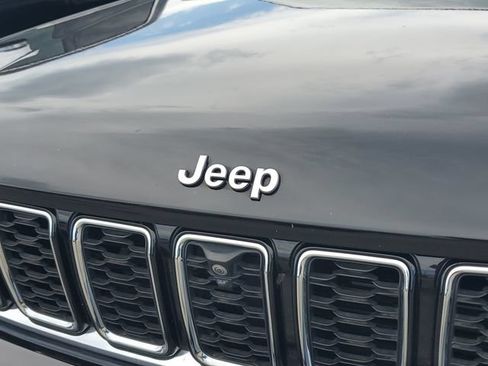 Certified 2021 Jeep Grand Cherokee L Limited w/ Luxury Tech Group II AWD/4WD image 5