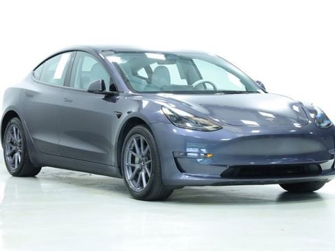 Used 2023 Tesla Model 3 Standard Range RWD image 3