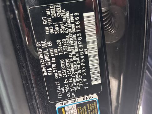 Used 2023 Kia Telluride S FWD image 2