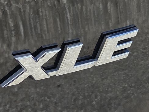 Used 2025 Toyota RAV4 XLE FWD image 11