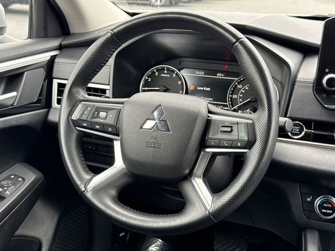 Used 2024 Mitsubishi Outlander SE image 24