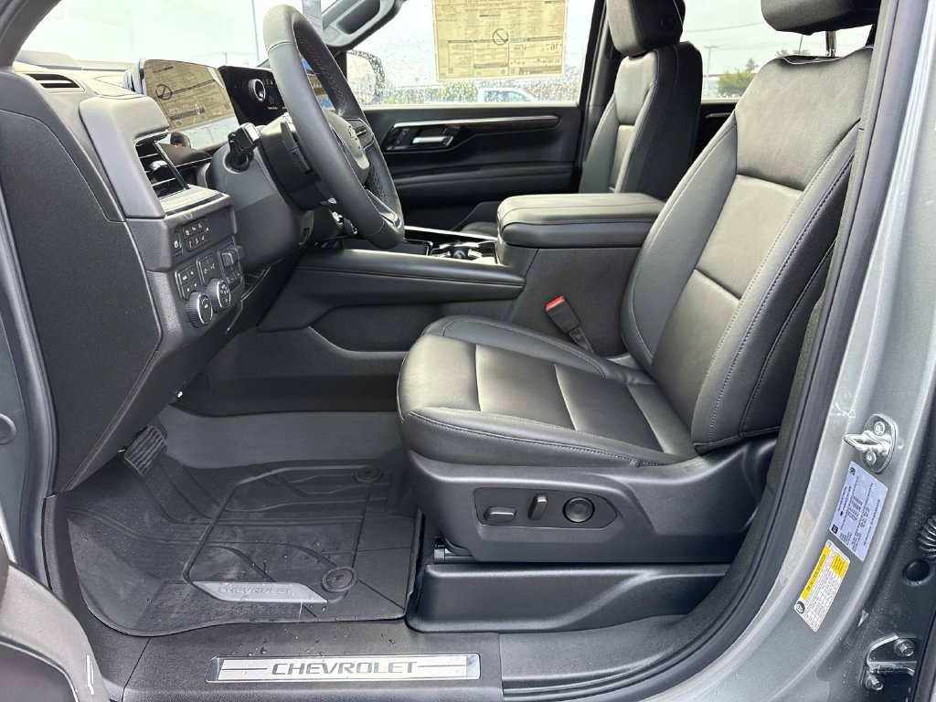 New 2026 Chevrolet Suburban LT w/ Comfort Package AWD/4WD image 9