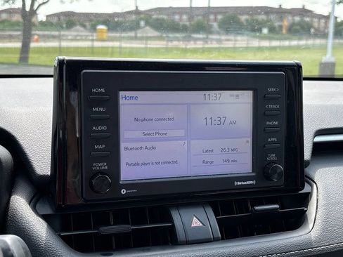 Used 2021 Toyota RAV4 XLE FWD image 9