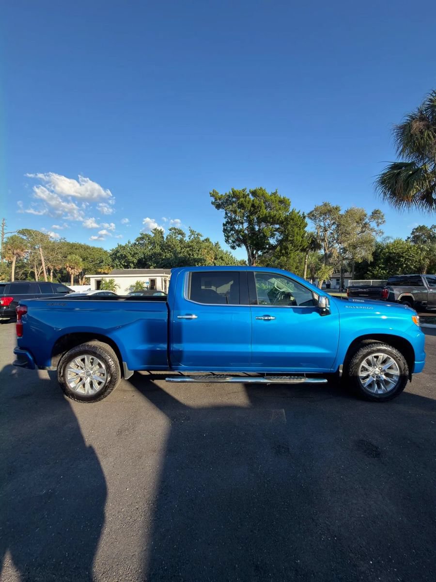 Used 2023 Chevrolet Silverado 1500 LTZ w/ Technology Package AWD/4WD image 4