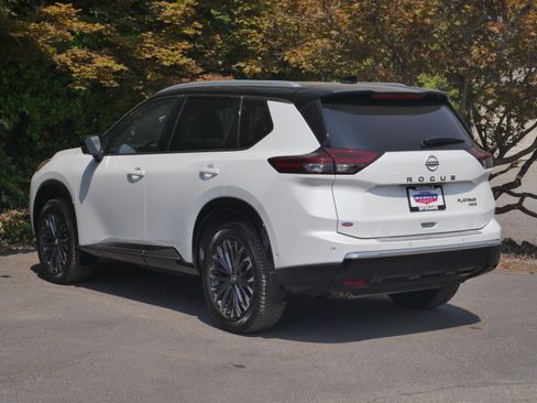 Certified 2024 Nissan Rogue Platinum w/ Platinum Premium Package AWD/4WD image 18