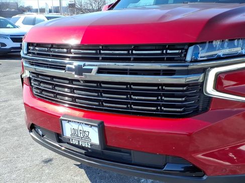 Used 2022 Chevrolet Suburban RST w/ Luxury Package image 34