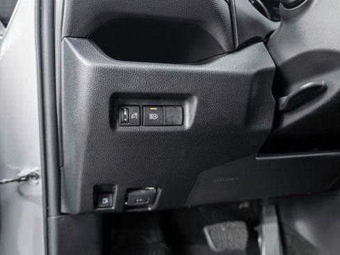 Used 2021 Toyota RAV4 LE image 16