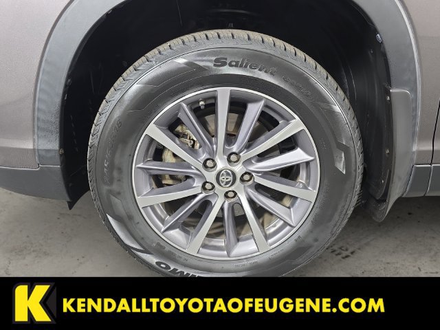 Used 2019 Toyota Highlander XLE AWD/4WD image 9