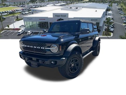 Used 2023 Ford Bronco Wildtrak image 3