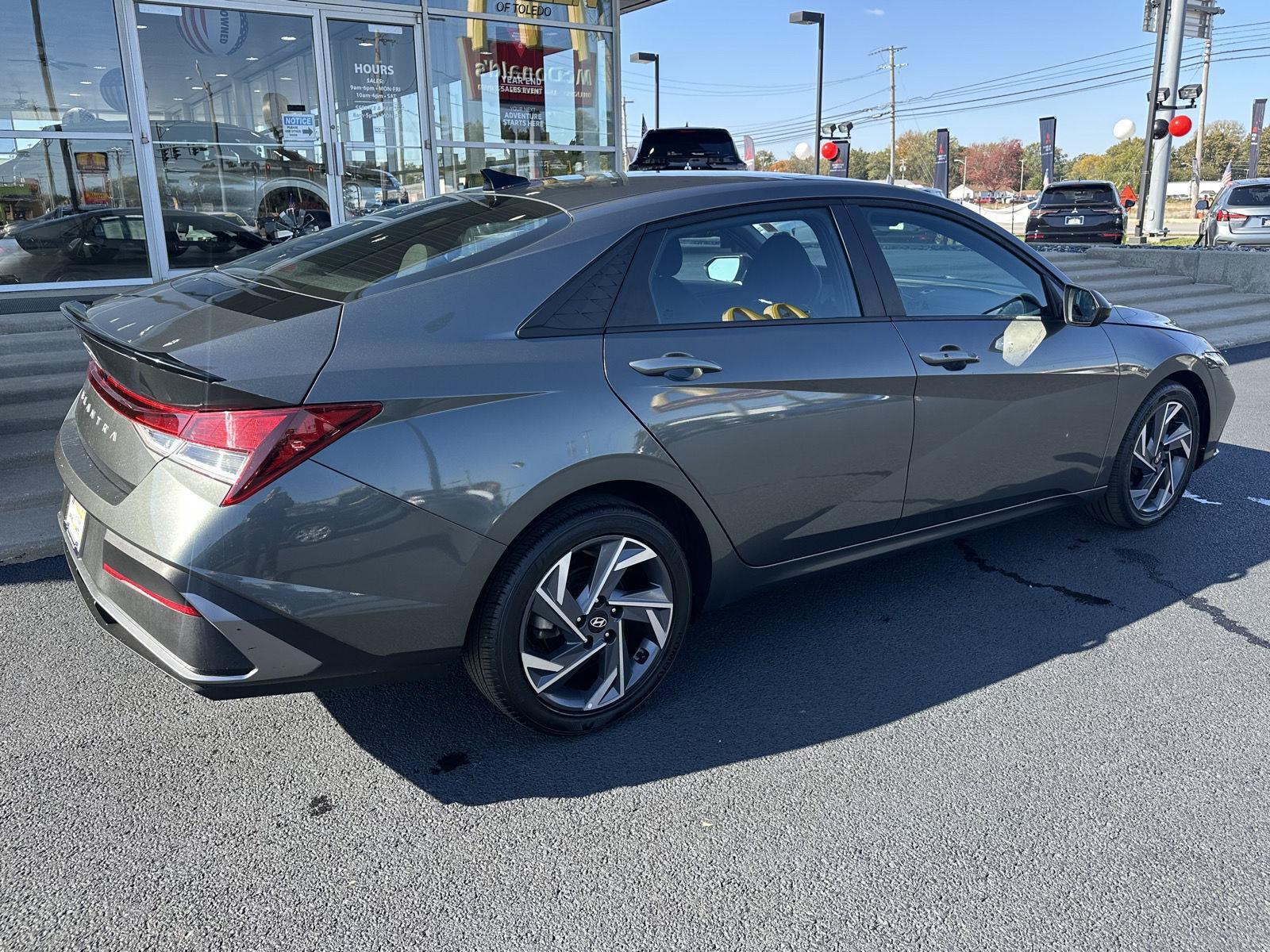 Used 2025 Hyundai Elantra Sport FWD image 14