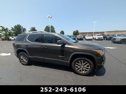 Used 2019 GMC Acadia SLE FWD image 4