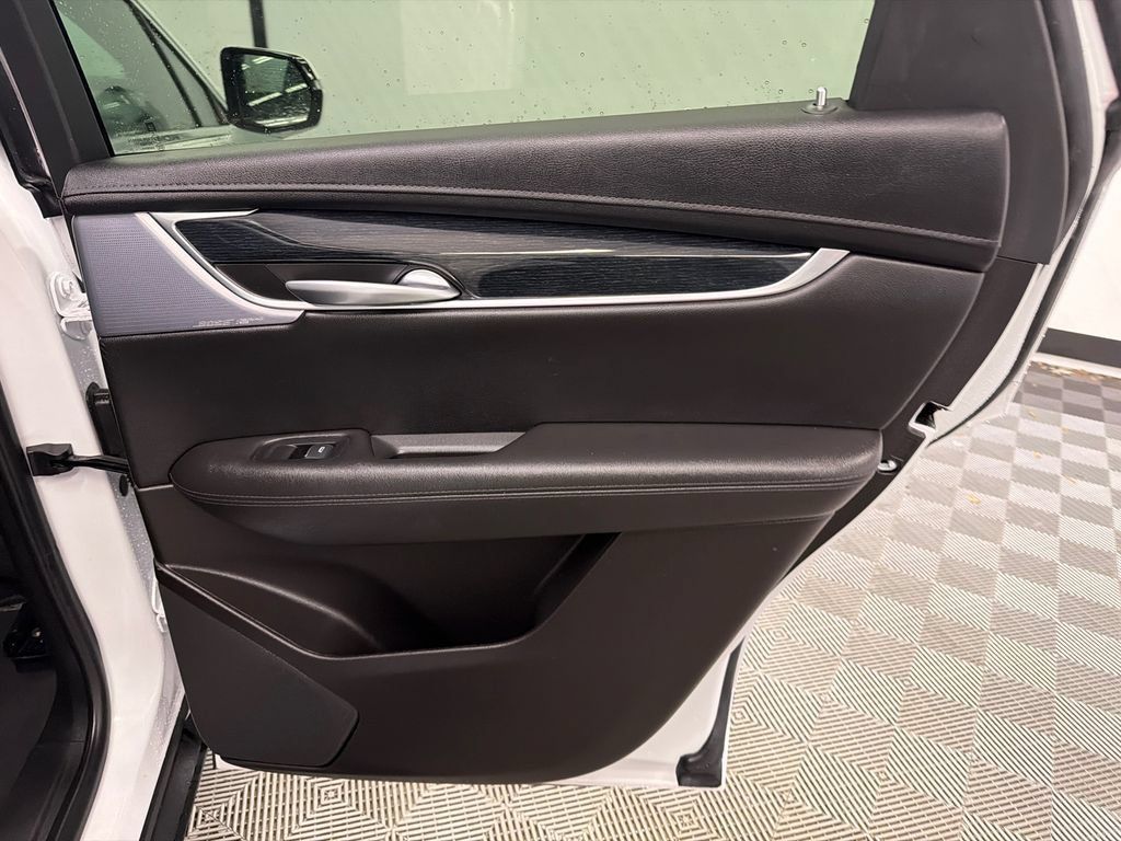 Used 2024 Cadillac XT5 Premium Luxury FWD image 17