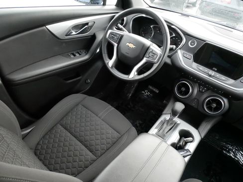 Used 2022 Chevrolet Blazer LT image 9