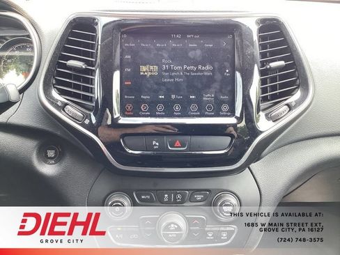 Used 2019 Jeep Cherokee Limited w/ Trailer Tow Group AWD/4WD image 23