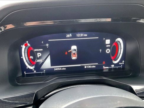 Used 2024 Nissan Pathfinder Platinum image 22