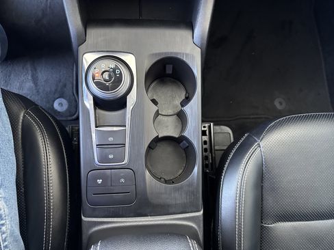 Used 2020 Ford Escape SEL image 28