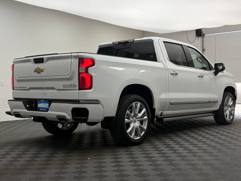 Used 2023 Chevrolet Silverado 1500 High Country AWD/4WD image 9