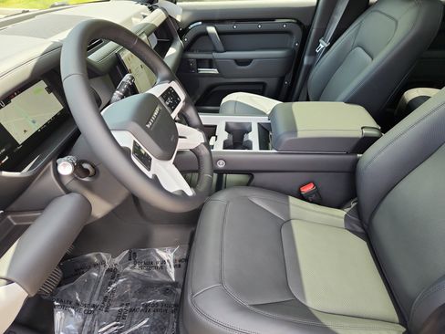New 2025 Land Rover Defender 130 S image 21