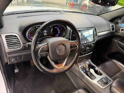 Used 2019 Jeep Grand Cherokee Limited w/ Luxury Group II AWD/4WD image 24