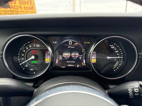 Used 2023 Jeep Wrangler Unlimited Sahara w/ Cold Weather Group AWD/4WD image 17