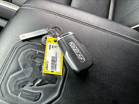 Used 2020 RAM 1500 Laramie w/ Sport Appearance Package image 14