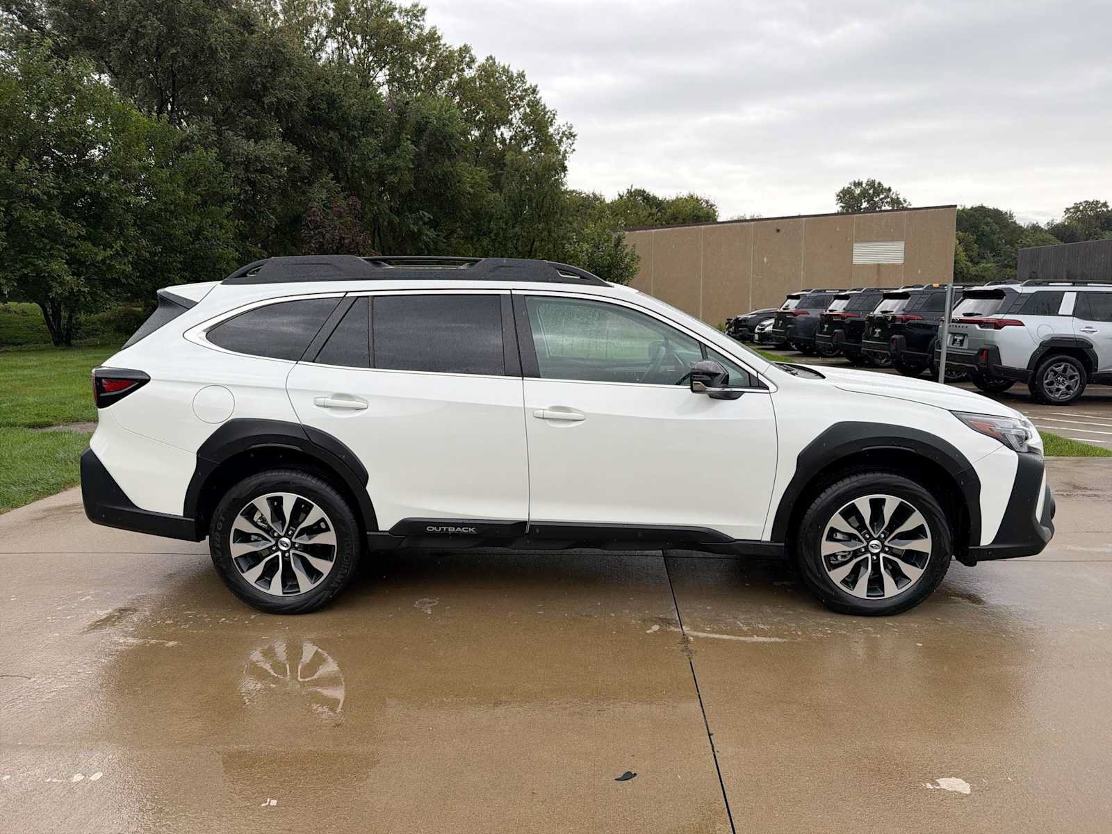 Certified 2025 Subaru Outback Limited AWD/4WD image 7