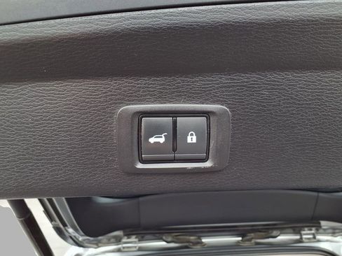 Used 2024 Mitsubishi Outlander SE image 27