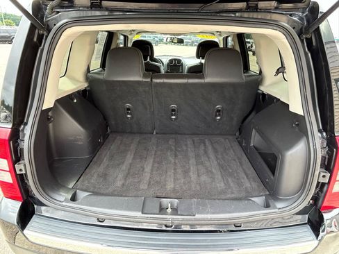 Used 2017 Jeep Patriot High Altitude AWD/4WD image 17