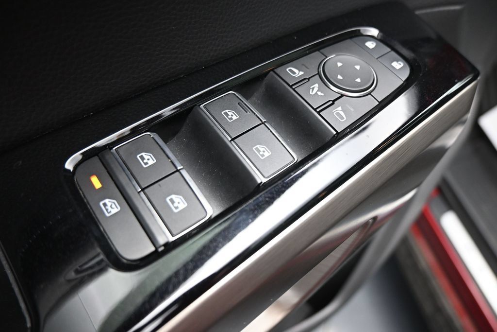 Used 2024 Nissan Pathfinder Platinum AWD/4WD image 11