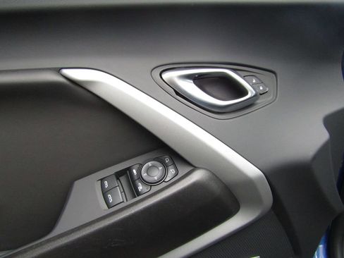 Used 2023 Chevrolet Camaro LT w/ Technology Package image 25